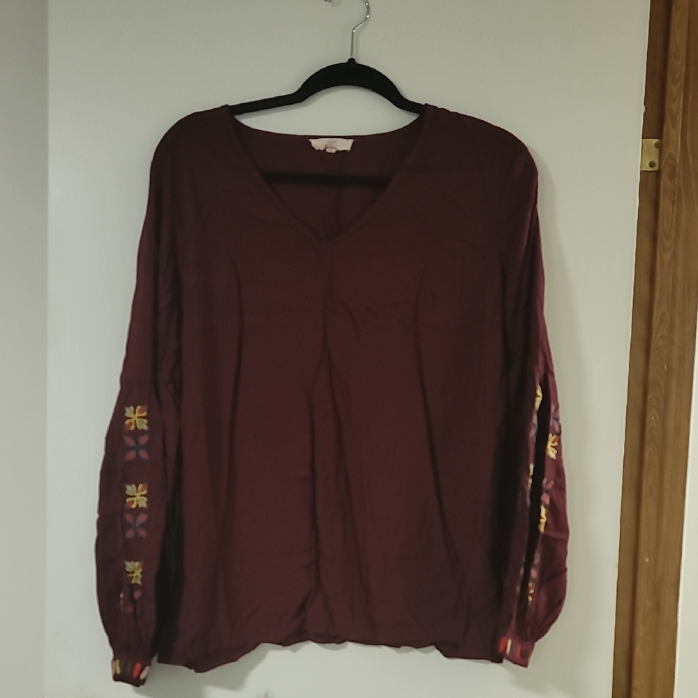 V-Neck Long Sleeve Embroidered Tunic in Deep Plum